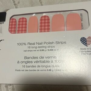 Color Street nail set  what the check